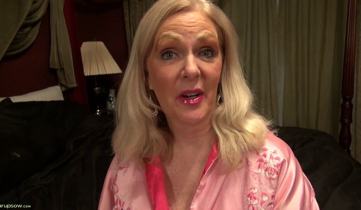 Masturbation - Judy Belkins Loves To Fuck Her Mature Pussy